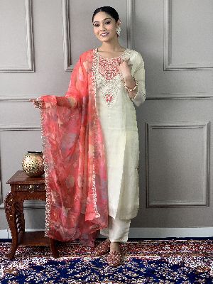 Ladies Embroidered Chanderi Silk Kurta Pant Dupatta Set