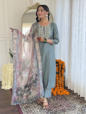 Ladies Viscose Embroidered Kurta, Pant And Organza Dupatta Set