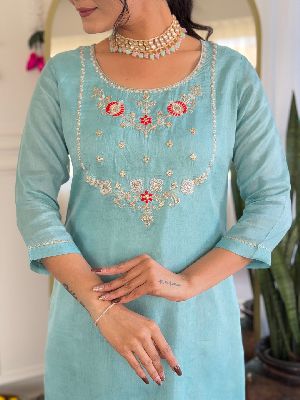 Ladies Viscose Embroidered Kurta, Pant And Jacquard Dupatta Set
