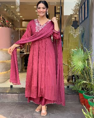 Ladies Stylish Chinon Viscose Embroidered Kurta, Pant and Dupatta Set