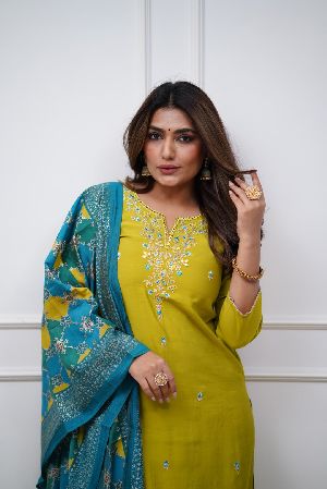 Ladies Embroidered Chanderi Silki  Straight Kurta, Pant and Dupatta Set