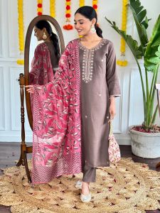 Ladies Designer Viscose Chanderi Kurta, Pant and Dupatta Set