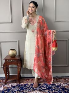 Ladies Embroidered Chanderi Silk Kurta Pant Dupatta Set