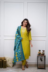 Ladies Embroidered Chanderi Silki  Straight Kurta, Pant and Dupatta Set