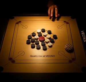 Veonx Black Border Carrom