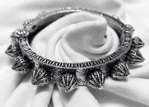 Women Traditional Oxidized Silver Metal Bangle