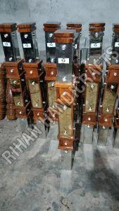 Stainless Steel Wooden Royal Design Pillar
