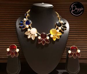 Ladies Multicolor Petal Cluster Monalisa Necklace Set