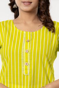 Casual Wear Ladies Green Striped Cotton Short Kurti