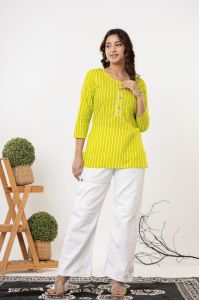 Casual Wear Ladies Green Striped Cotton Short Kurti