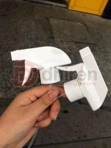 White Plastic Trigger Sprayer