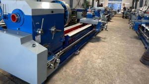 Extra Heavy Duty Lathe Machine