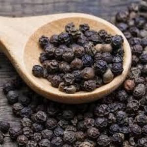 Whole Black Pepper Seeds