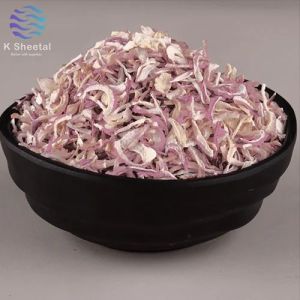 Dehydrated Pink Onion Flakes