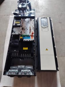 ABB ACS880-31-065A-5+B056