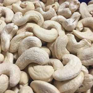 W450 Whole Cashew Nuts