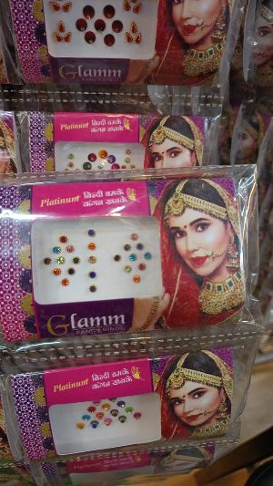Glamm Hub Bindi