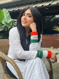 Glamm Hub Tiranga Velvet Metal Bangles