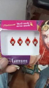 Glamm Hub Traditional Velvet Bindi