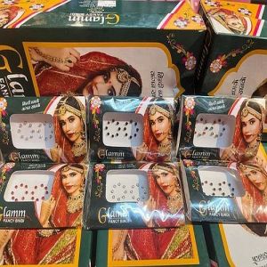 Glamm Fancy Stone Bindi