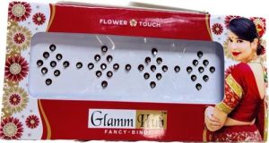 Glamm Hub Flower Touch Round Black Velvet Bindi