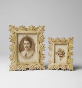 Decorative Leaf Carved Photo Frame Set