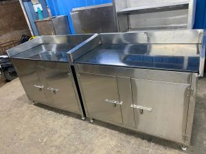 Silver Stainless Steel Pick Up Counter