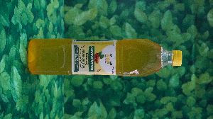 Wood Pressed Groundnut Oil