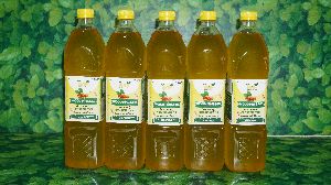 Wood Pressed Groundnut Oil