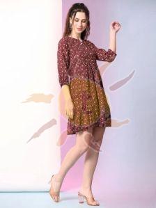 Ladies Rayon Printed Casual Wear Tunic Top