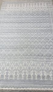 Soft Grey Pattern Woollen Carpet