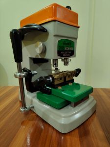 Key Cutting Machine(All Type of Keys)