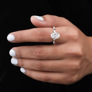 Ladies Round Diamond Ring
