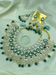 Bridal Look Deep Green Kundan &AMP; Faux Pearl Heavy Necklace Set for Weddings