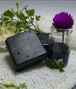 Coconut &AMP; Charcoal Handmade Soap