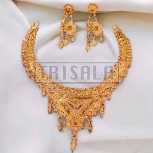 Women Elegant Gold Plated Necklace Set