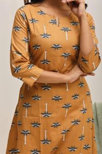 Khajura Breeze Kurta Set