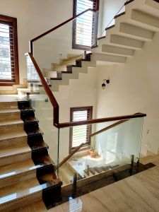 Wooden &AMP; Glass Staircase Railing