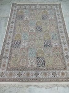 Royal Taj  Hand Knotted Kashmiri Pure Silk Carpet