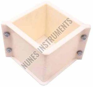 VT435 Plastic Cube Mould