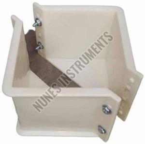 VT435 Plastic Cube Mould
