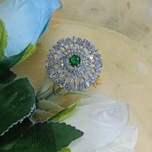 Luxury Emerald-Tone Petal Ring
