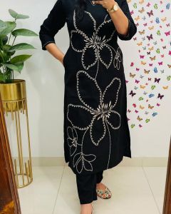 Women Cotton Blend  Kurti With Bottomwear