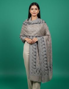 Ladies Butty Border Fine Wool Stole