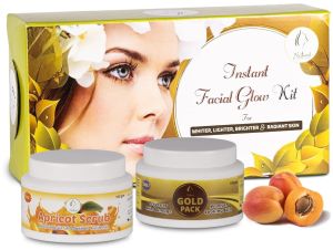 Natural The Essence of Nature Instant Facial Glow Kit