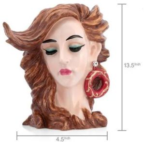 Decorative Polyresin Lady Showpiece