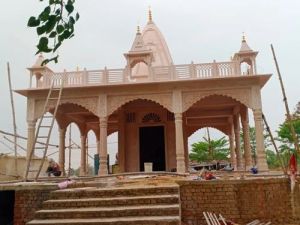 15 Feet Sand Stone Temple