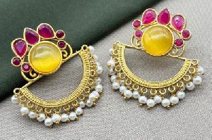 GOLD-PLATED EARRINGS WITH VIBRANT PINK, YELLOW PEARL STONES