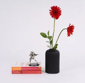 VIC VASE - SMALL