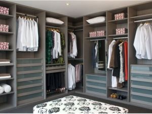 walk in wardrobe